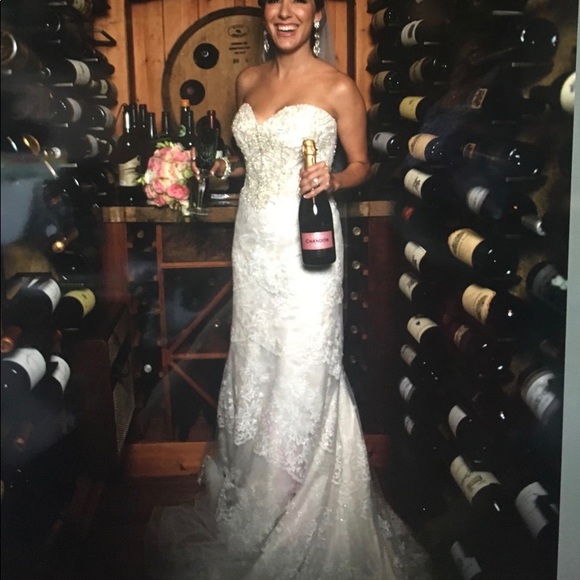 Bridal Gown - Picture 4 of 8